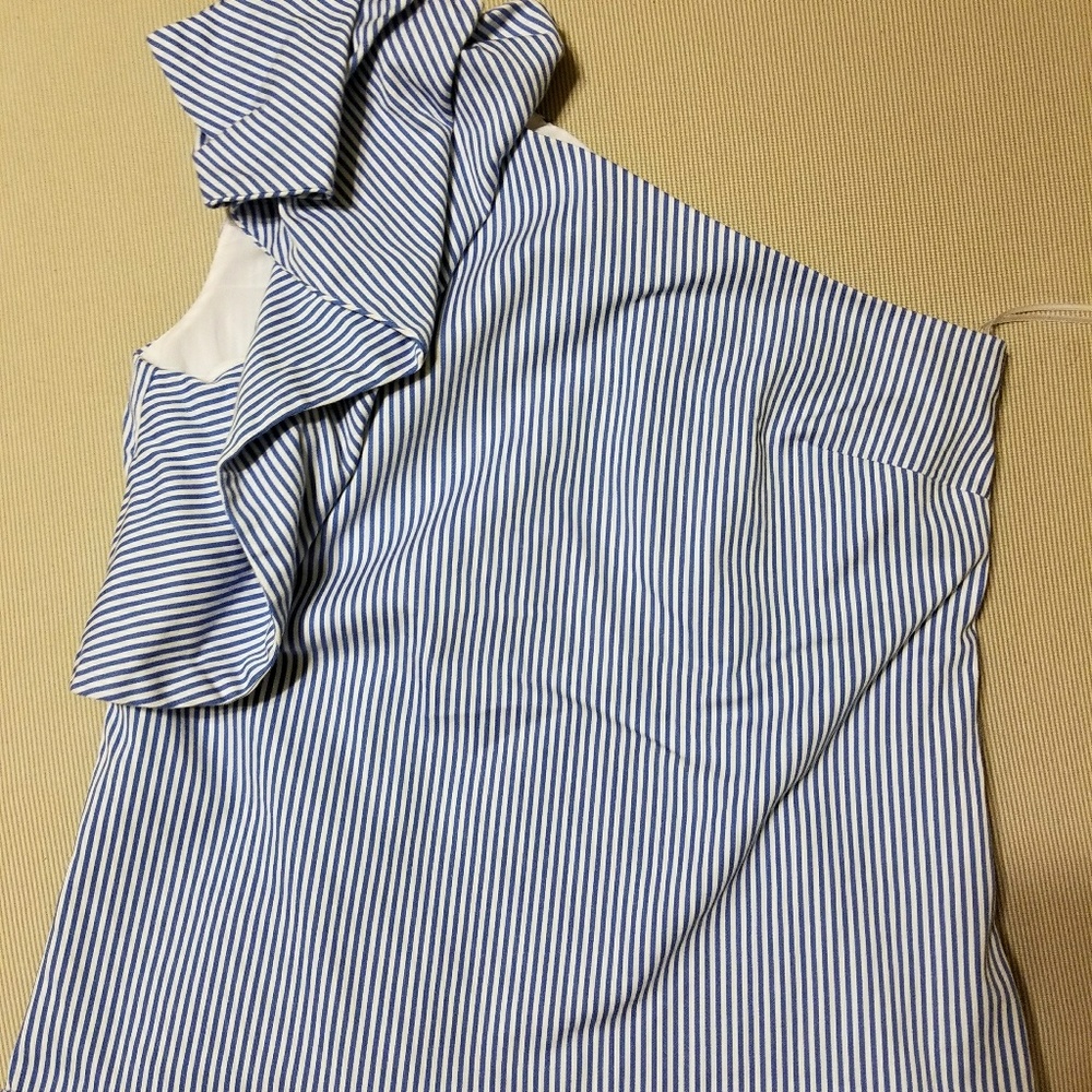 Banana Republic One Shoulder Bow Top 4